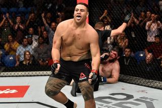 UFC se vysmívá Budayovi a podobným. Tuivasa dostává po šesti prohrách v řadě další zápas